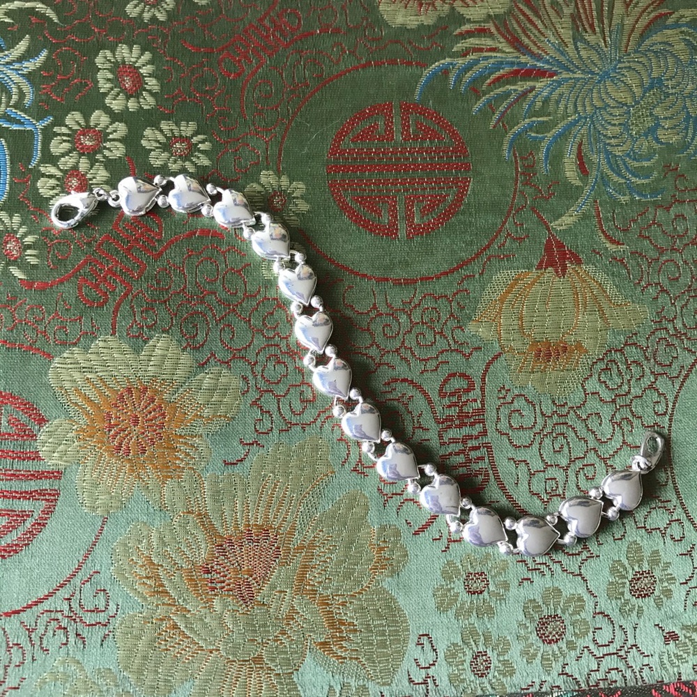 Silver heart bracelet